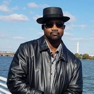 Meet your Posher, Foster